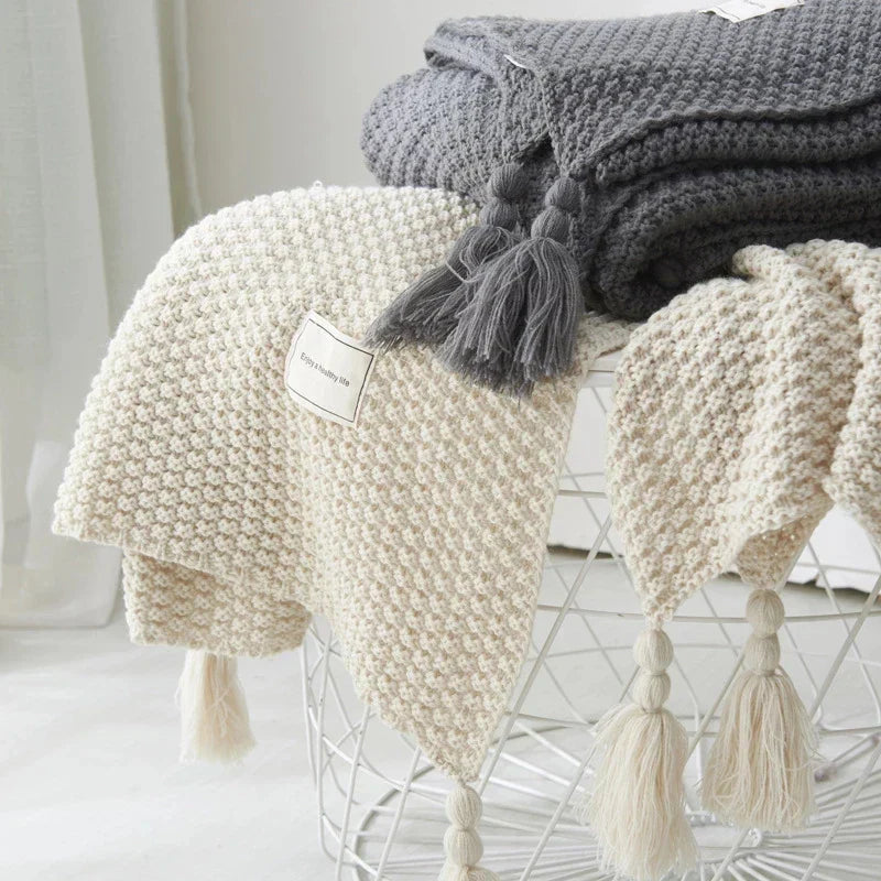NordicCozy - Handwoven Wool Throw with Fringe