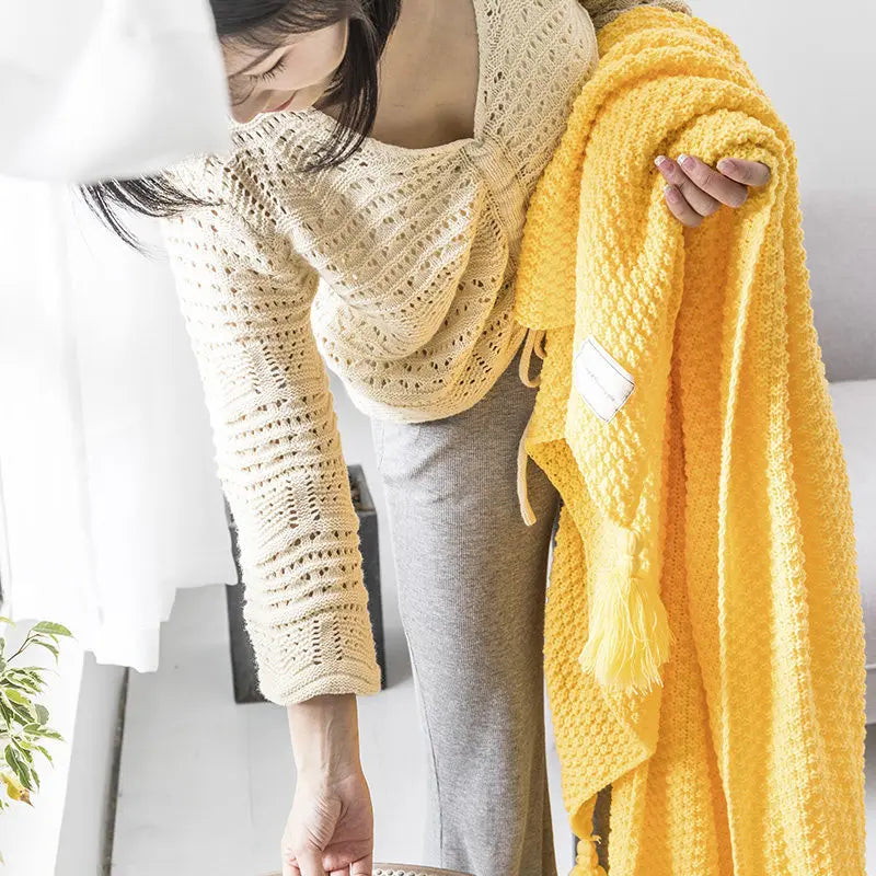 NordicCozy - Handwoven Wool Throw with Fringe