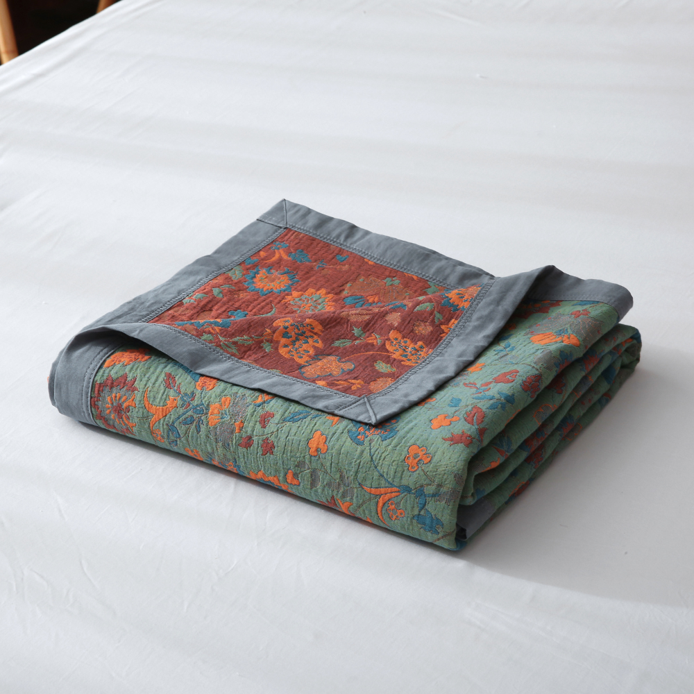 Gothel Retro Floral Blanket - Luxe Vintage Style