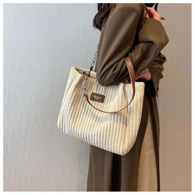 VelvetLuxe Bag - Elegant Velvet Handbag for Everyday and Evening
