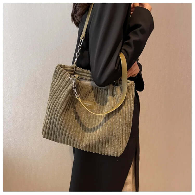 VelvetLuxe Bag - Elegant Velvet Handbag for Everyday and Evening