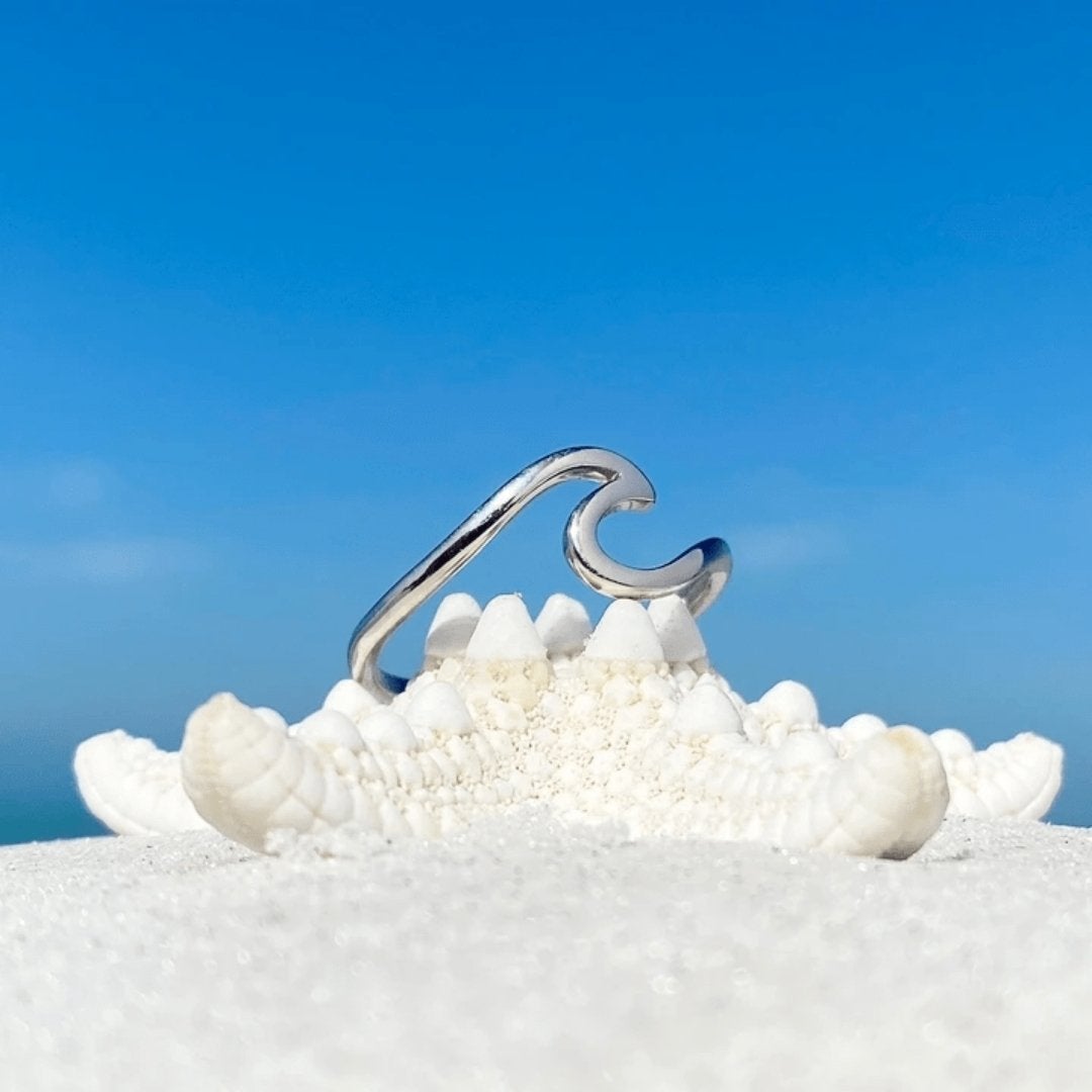 Elegant Silver Wave Ring - Maris Ocean Collection