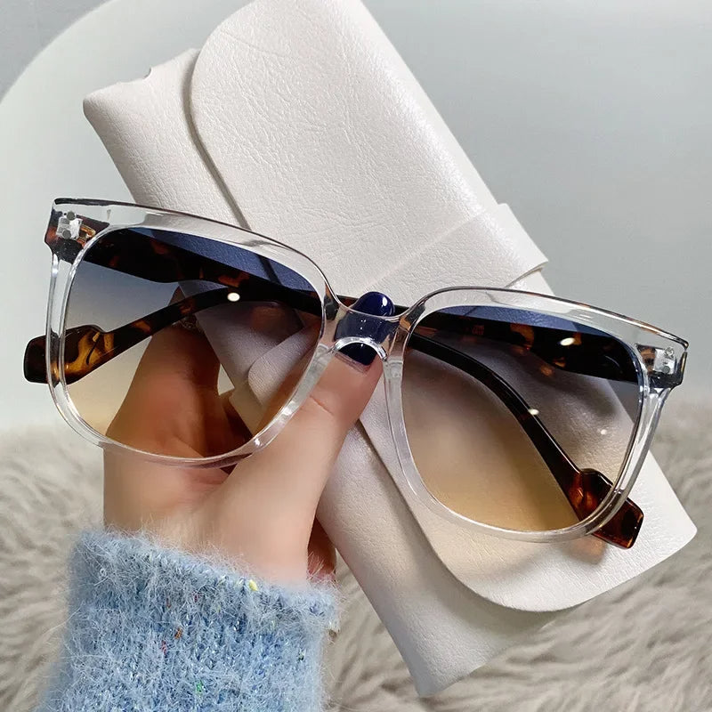 Leah Vintage Sunglasses - Timeless Oval Frames with UV400 Protection