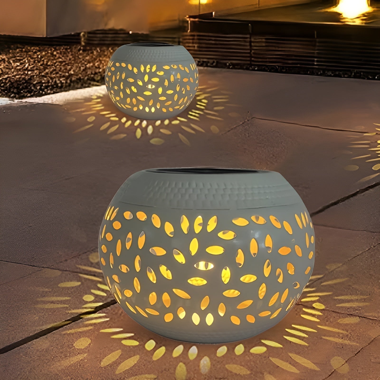 Solar Garden Light - Decorative Outdoor Lantern