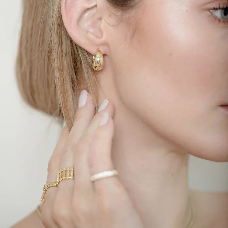 Aveline - Elegant Gold Drop Earrings for Women