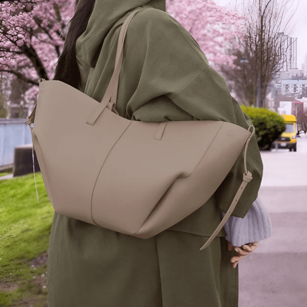 LeatherLux Crossbody Bag - Elegant Leather Shoulder Bag