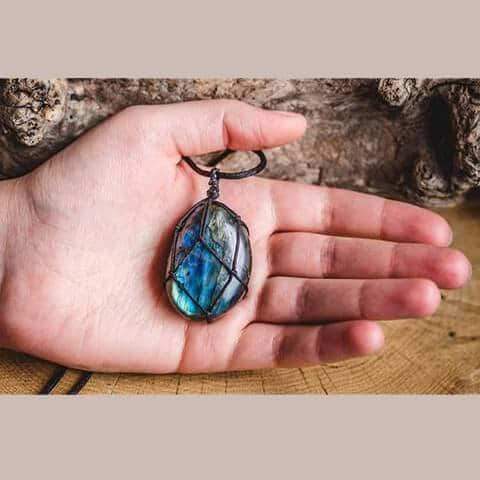 Aris - Labradorite Pendant Necklace