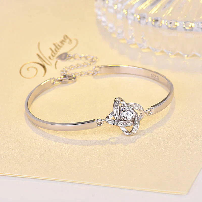 Love Knot Bracelet - Elegant 925 Silver Bracelet for Everyday Wear