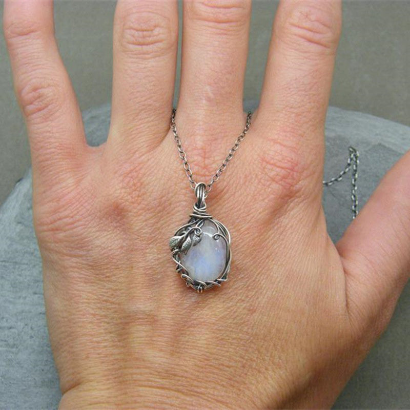 Selene - Retro Moonstone Necklace for Women