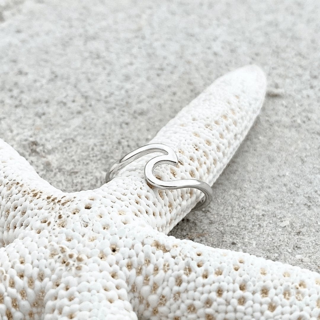 Elegant Silver Wave Ring - Maris Ocean Collection