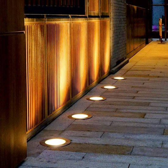 Wireless LED Solar Garden Lamps Deluxe