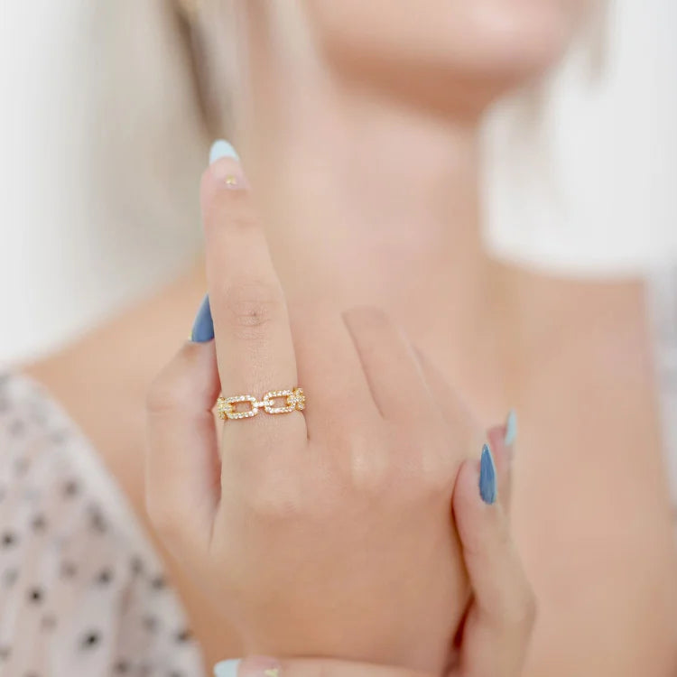 Marina Gold Link Ring with Zirconia - Elegant