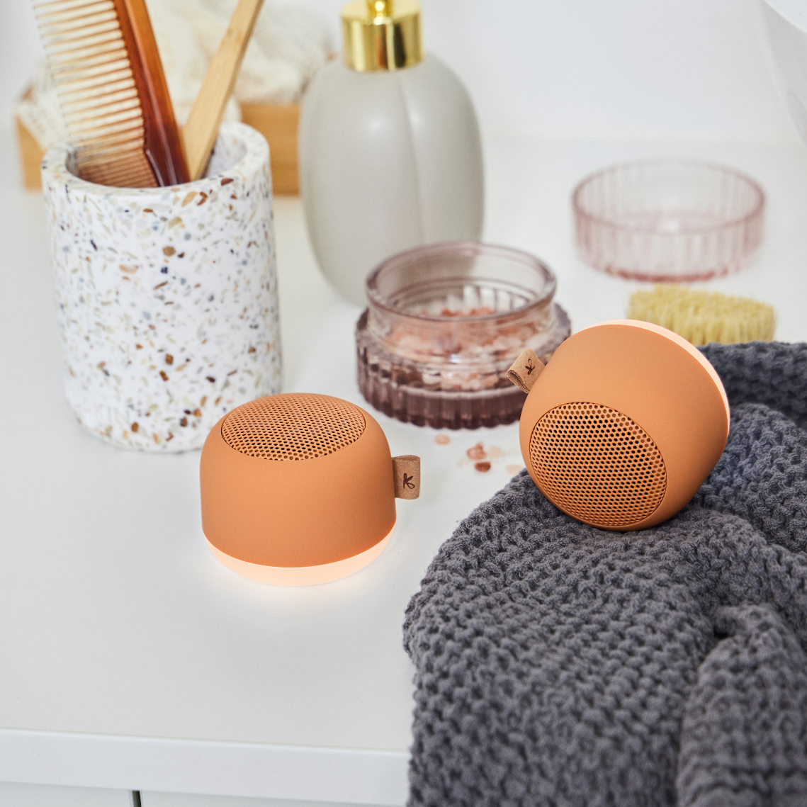 AquaBeats - Waterproof Bluetooth Bathroom Speaker