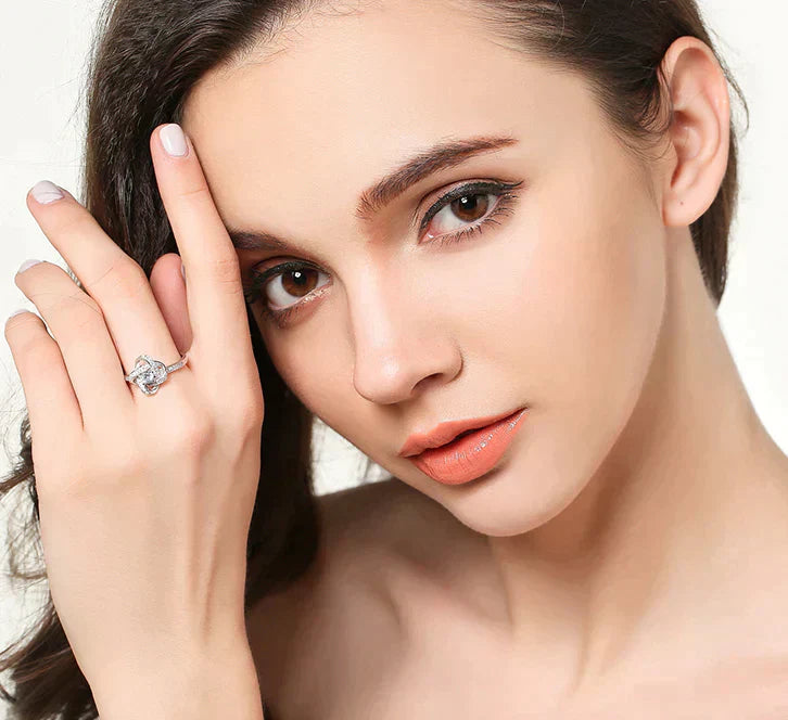 Love Knot Ring - Adjustable 18k White Gold Cubic Zirconia Ring
