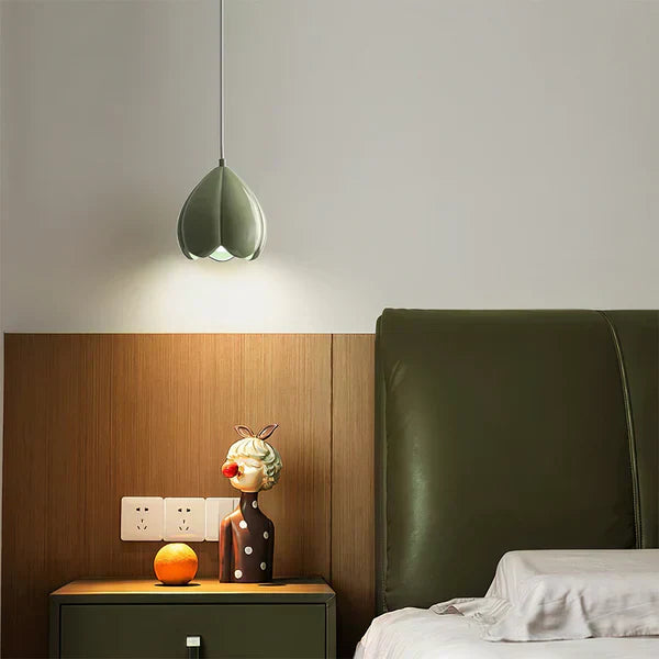 FlowerGlow Pendant - Cream Cottage Ceiling Lamp