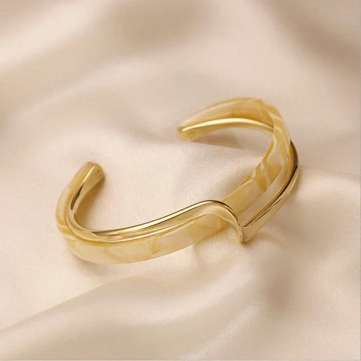 Elisa - Matte Gold Infinity Bracelet for Women