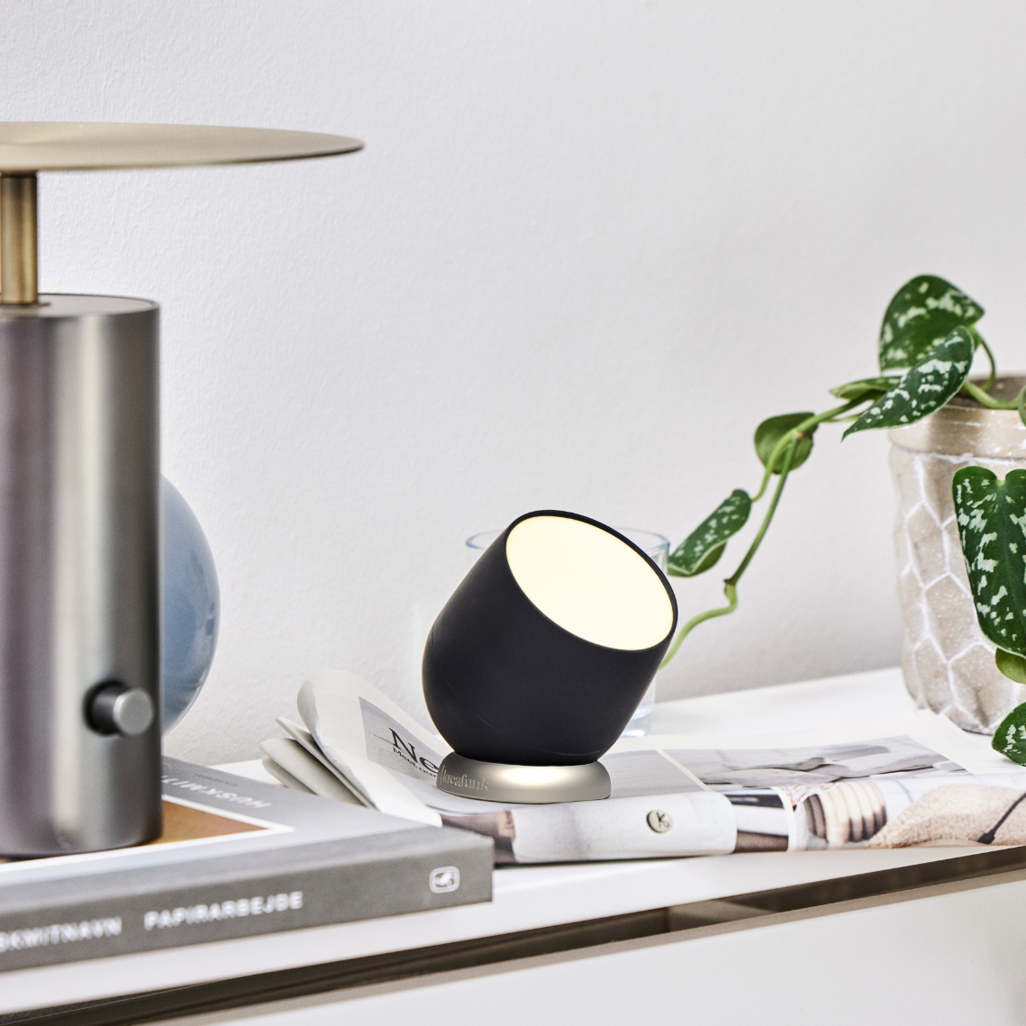 GlowTouch - Dimmable Wireless Table Lamp
