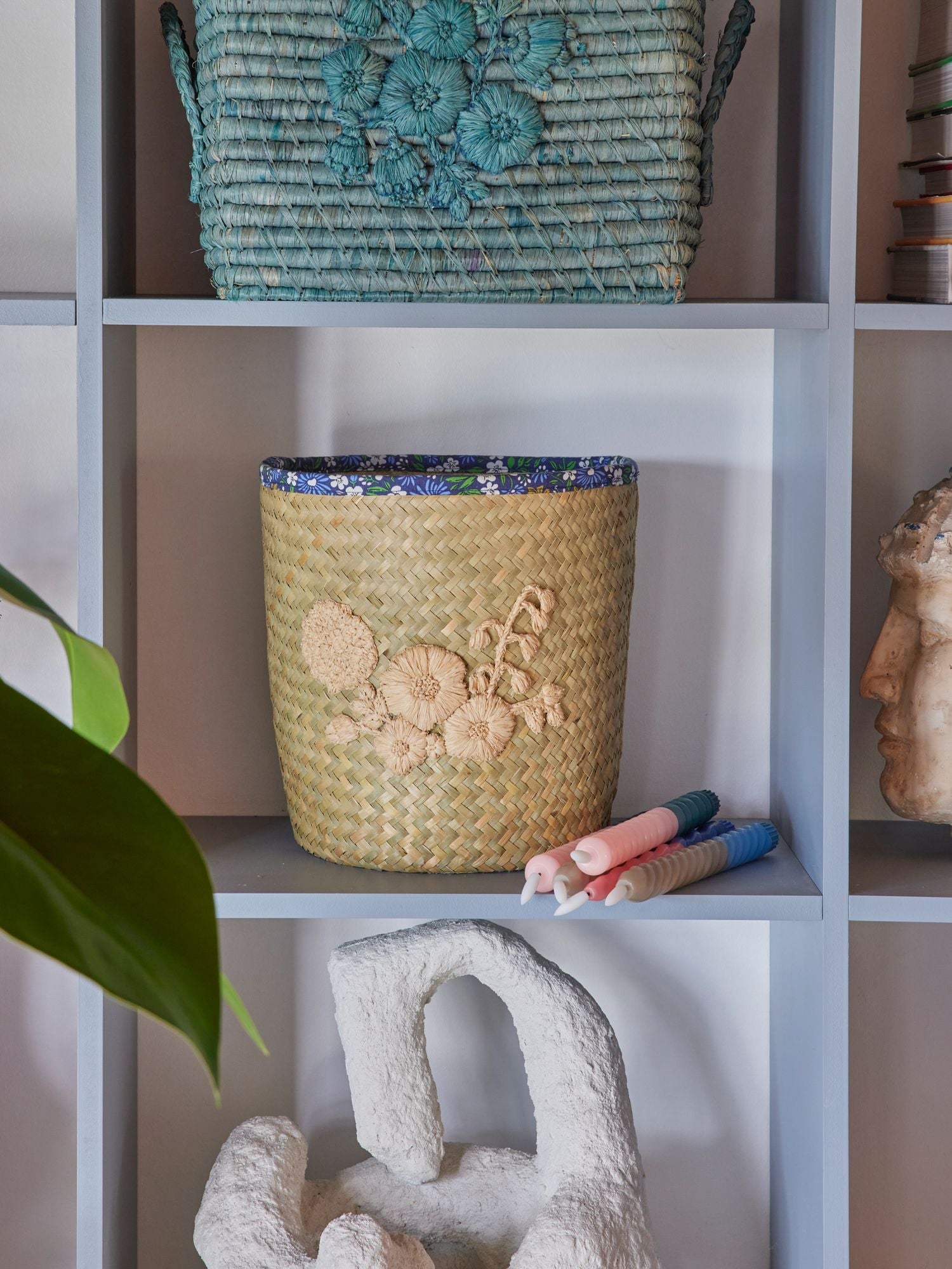 NatureBasket - Handmade Round Raffia Basket