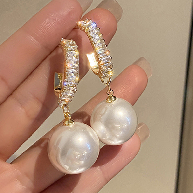 Amara - Elegant Pearl Zirconia Earrings for Women