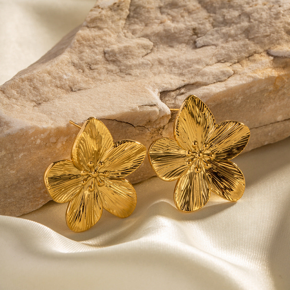 Elara - 18K Gold Plated Flower Earrings for Sensitive Ears