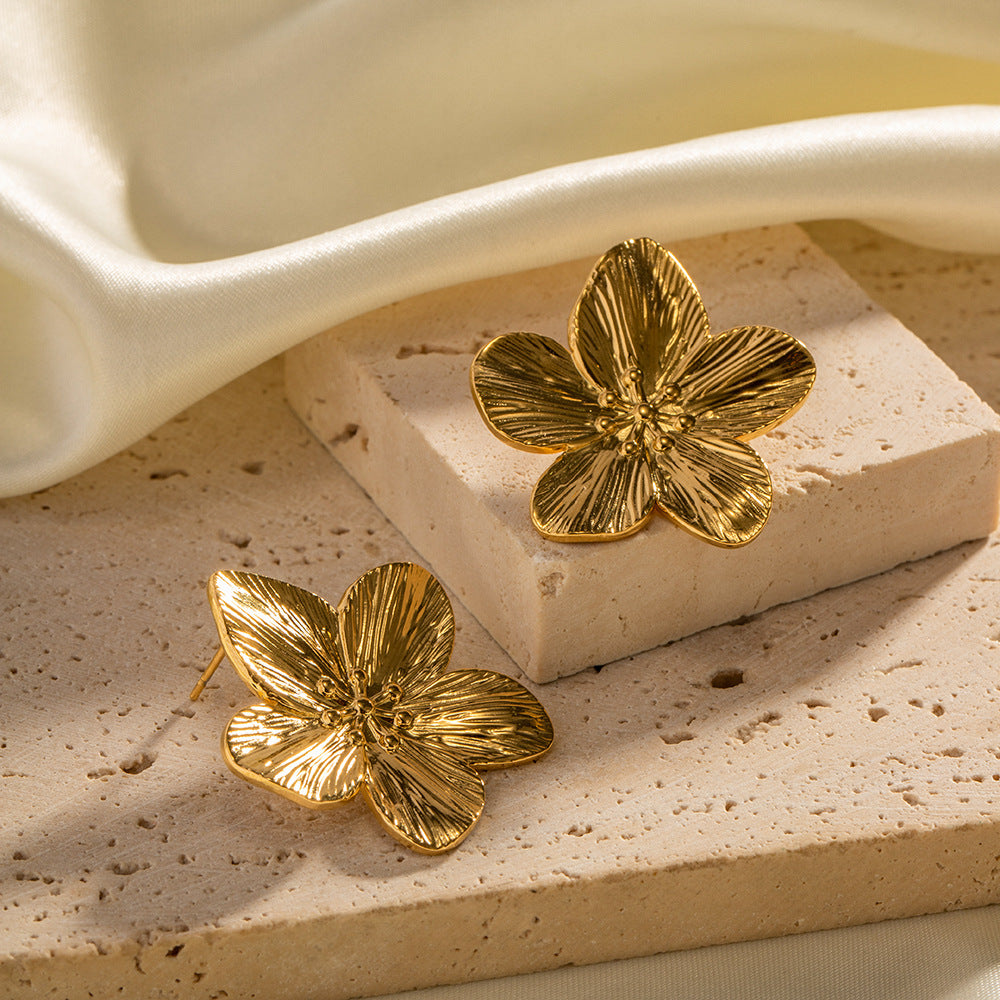 Elara - 18K Gold Plated Flower Earrings for Sensitive Ears