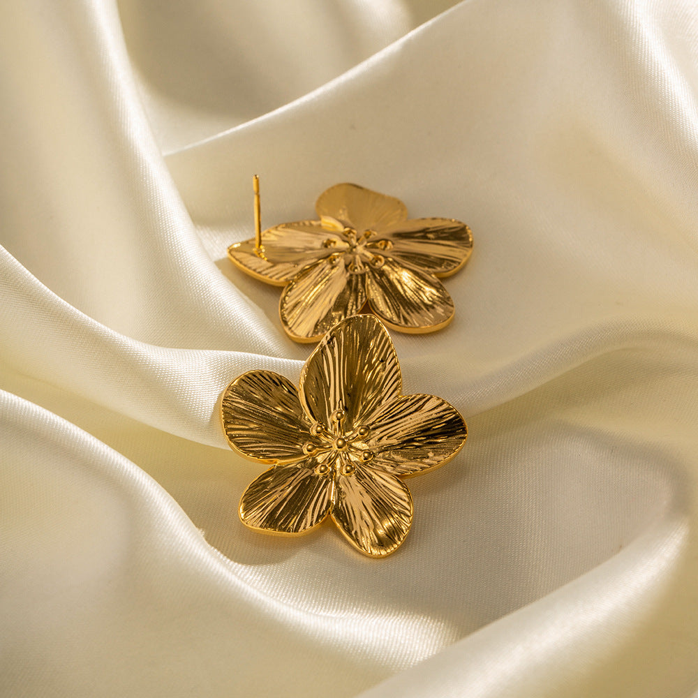 Elara - 18K Gold Plated Flower Earrings for Sensitive Ears