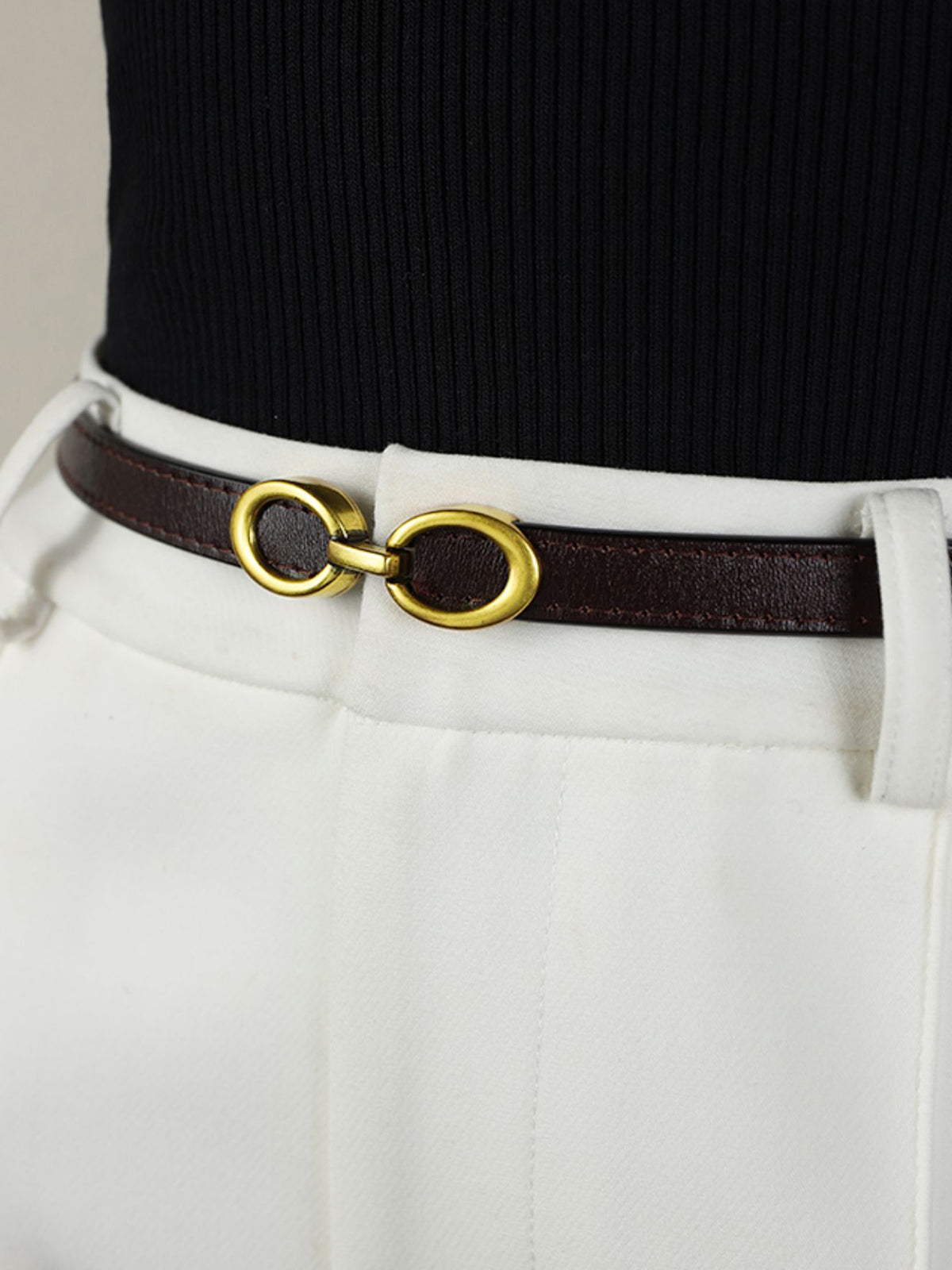 LuxeRing Belt – Elegant Leather Belt for Women