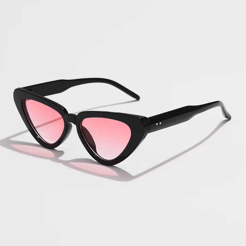 Bold Fashionable Sunglasses - Lightweight UV Protection Shades for Adventurous Style 3