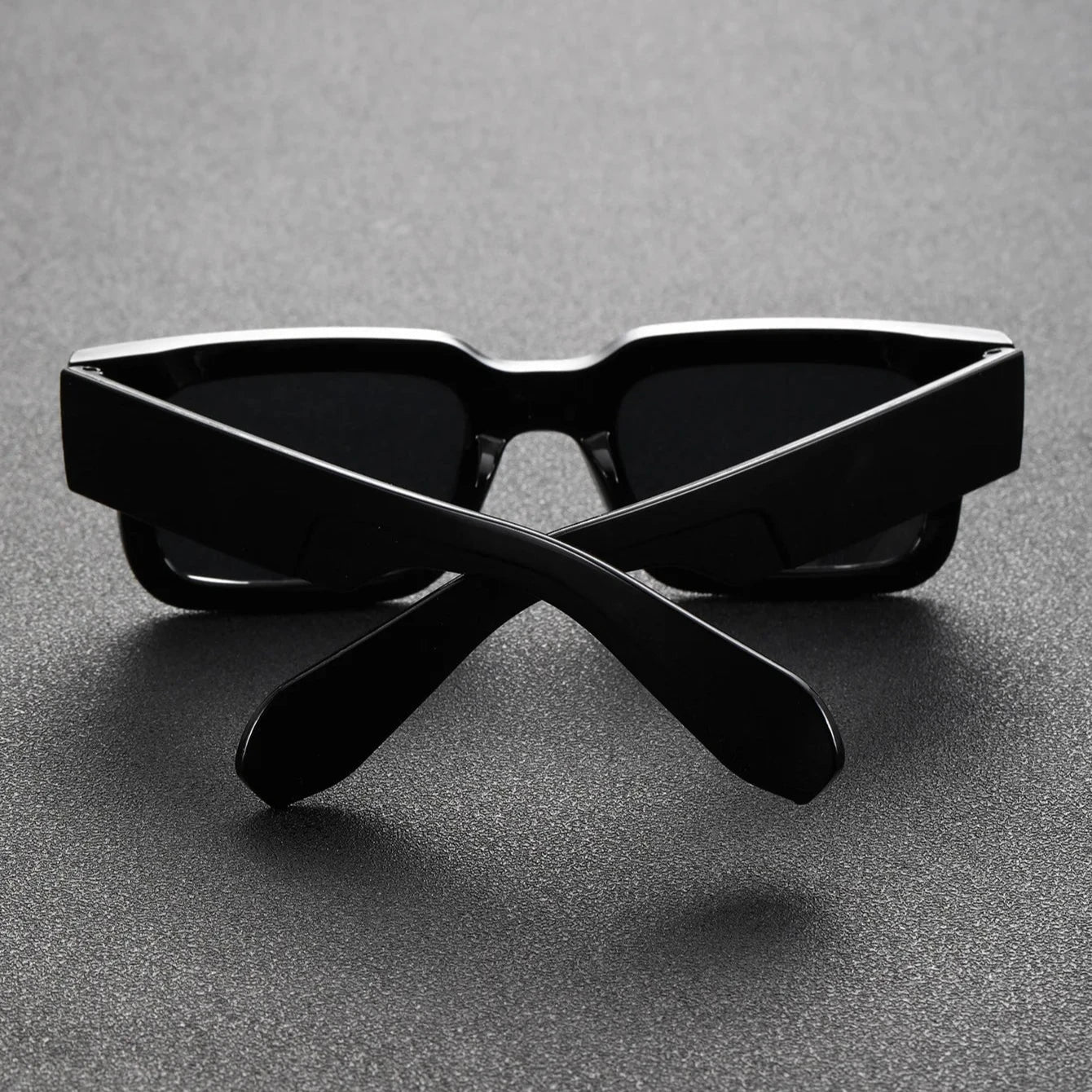 Bold Rectangular Framed Sunglasses - Lightweight UV Protective Shades for Stylish Eye Safety 4