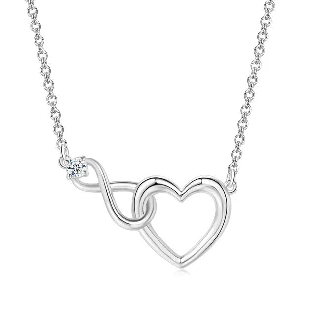 HeartBond Necklace – Intertwined Hearts Pendant