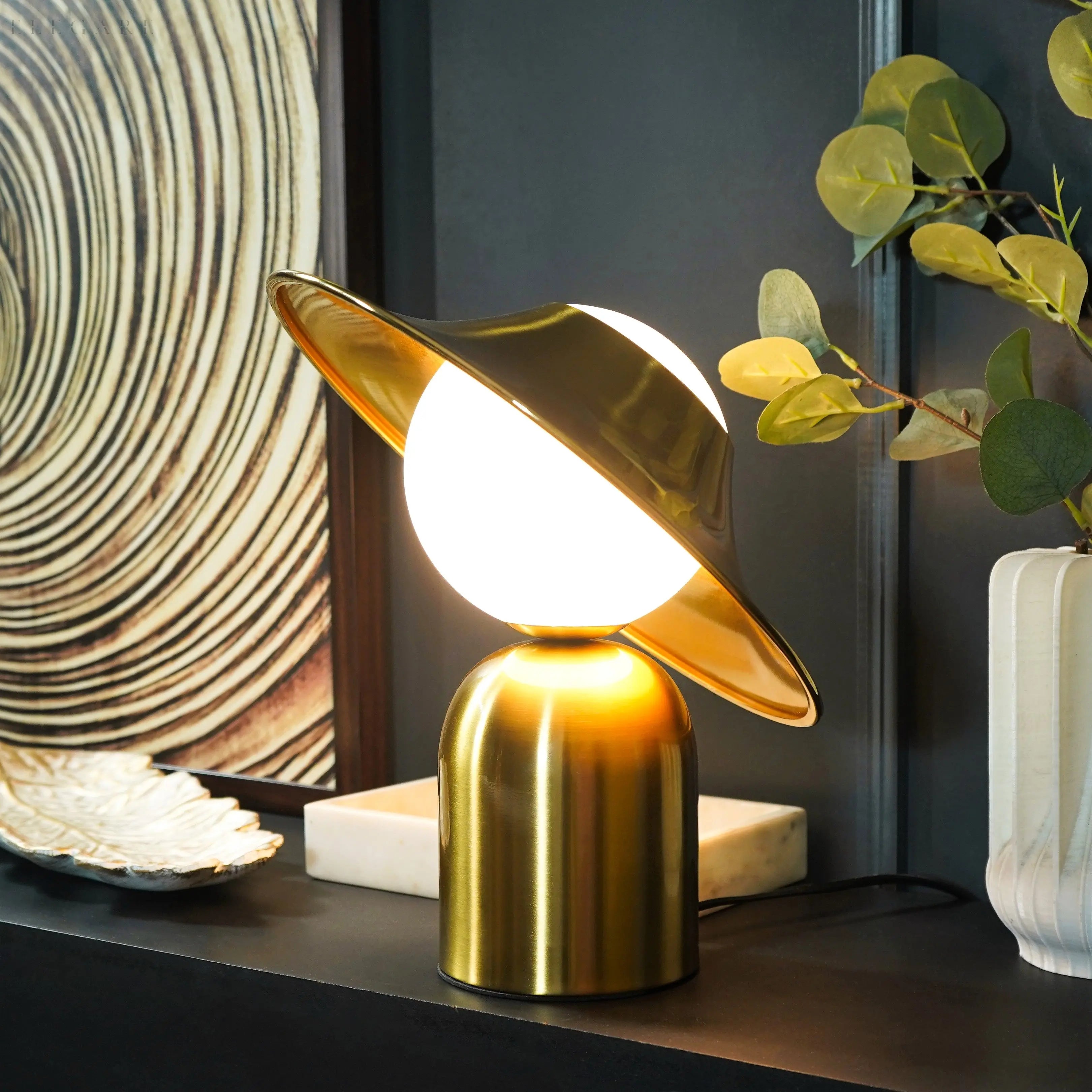 Gold Scandinavian Table Lamp - Elegant LED