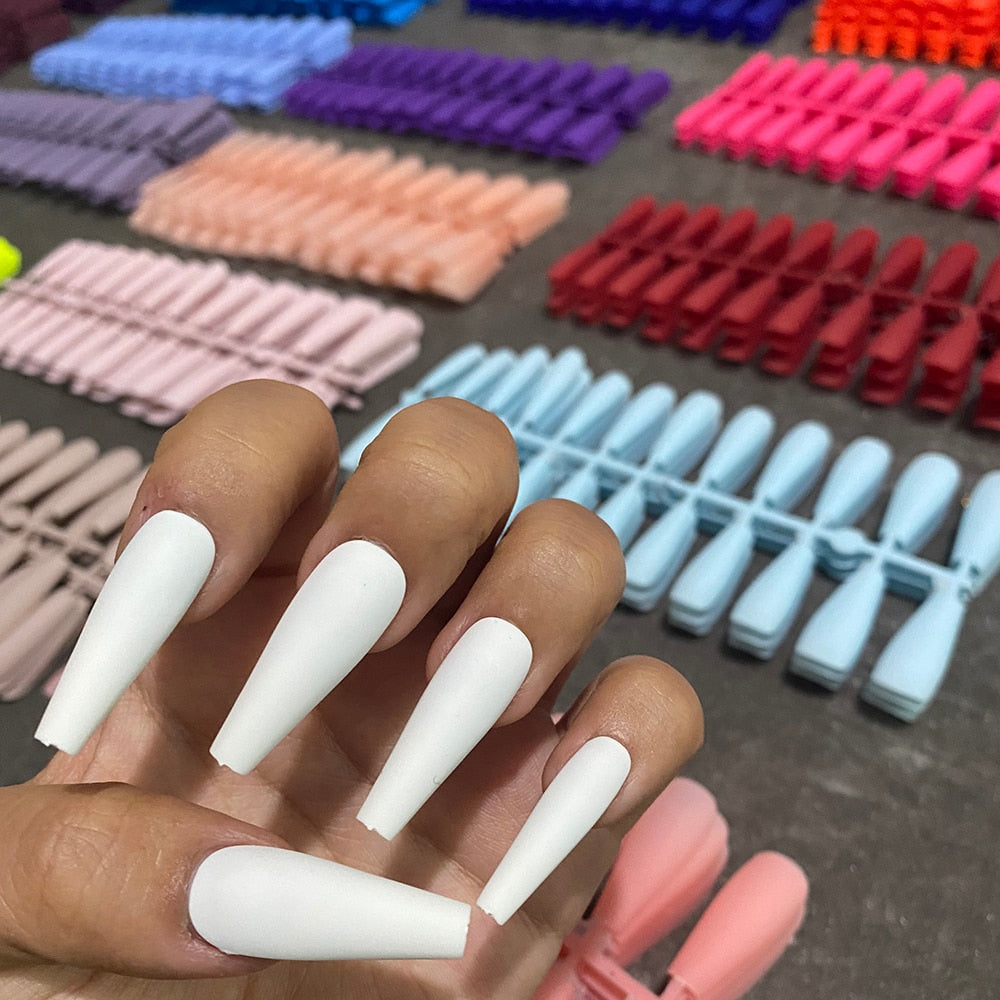 ChicNails Matte Press-On Nails Set (24 pcs)
