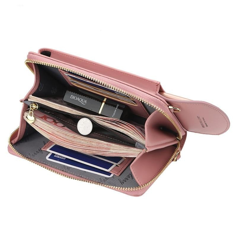 ChicCarry Bag - Stylish Crossbody with Roomy Storage
