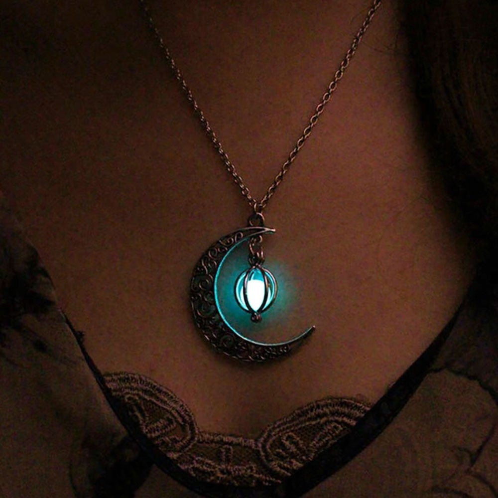 Lunara Glowing Moonlight Necklace - Mystical Silver