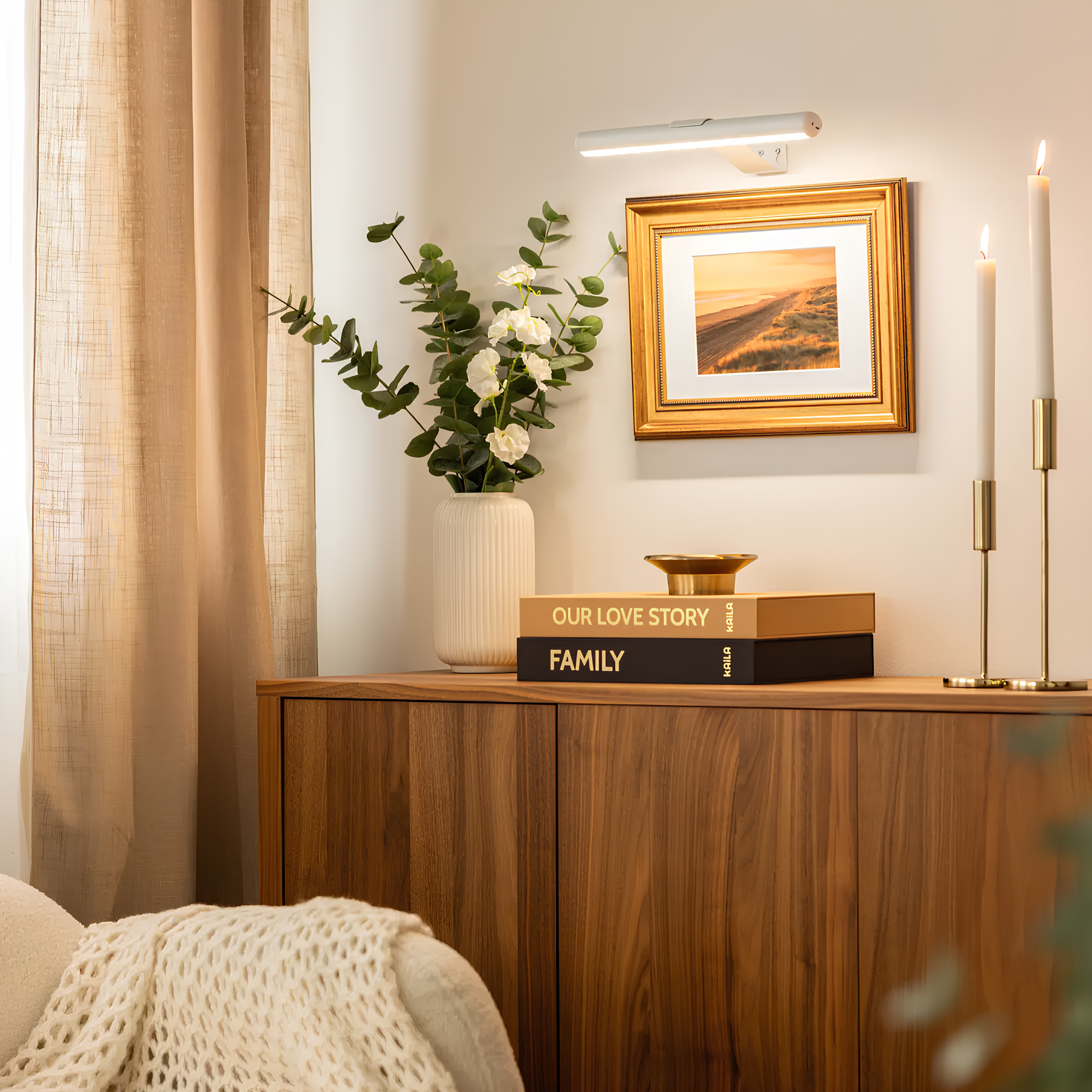 LumeArt | Stylish Adjustable Wireless Wall Lamp for Art Display 7