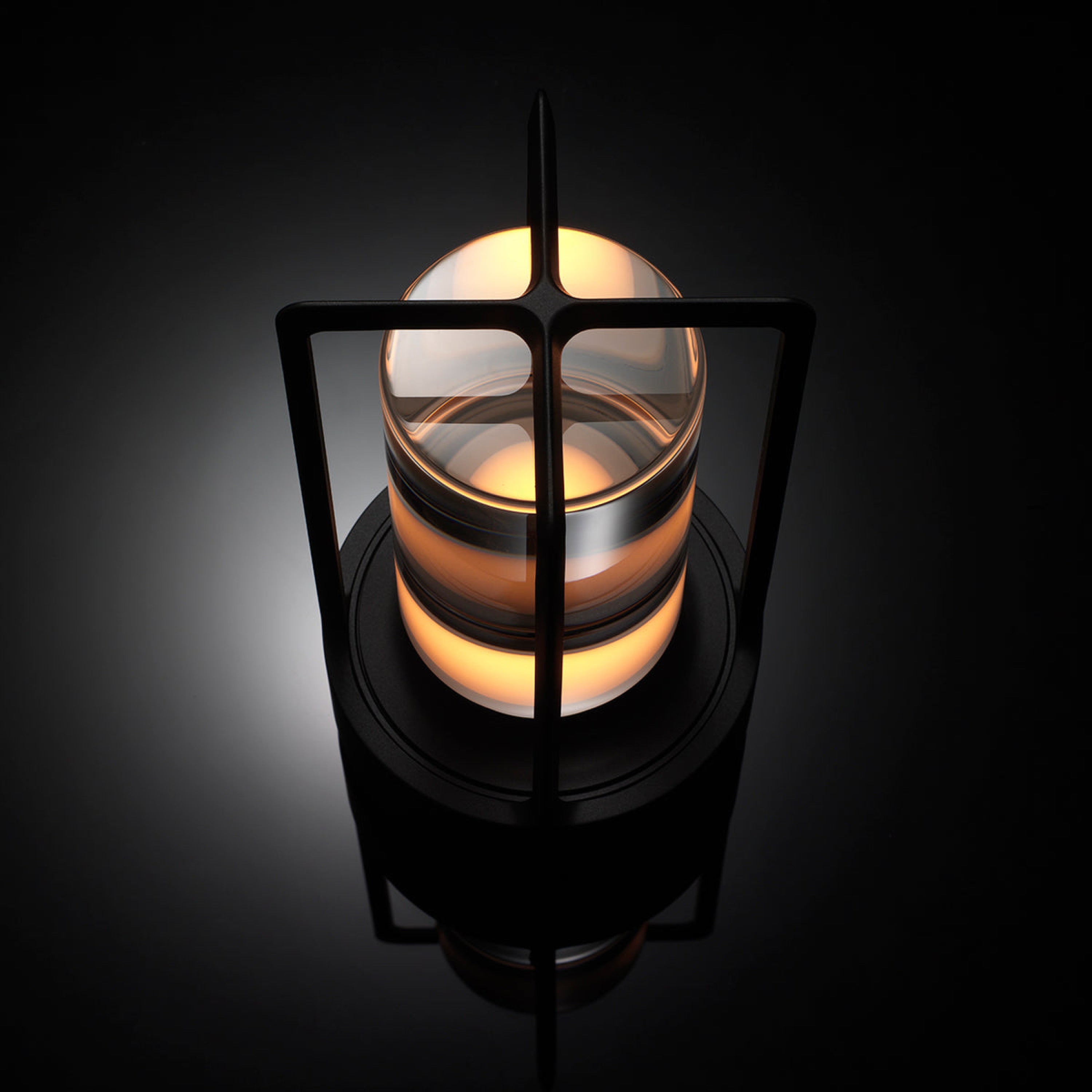 Luminara | Elegant Modern Aluminum Acrylic Table Lamp 10