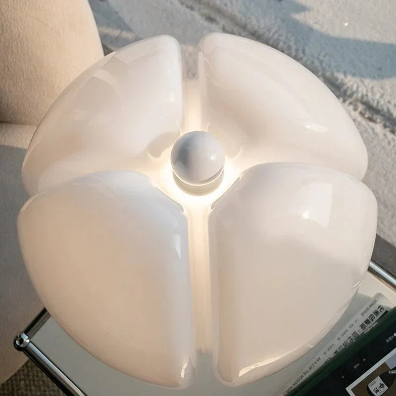 FloraLuxe - Elegant Flower Table Lamp