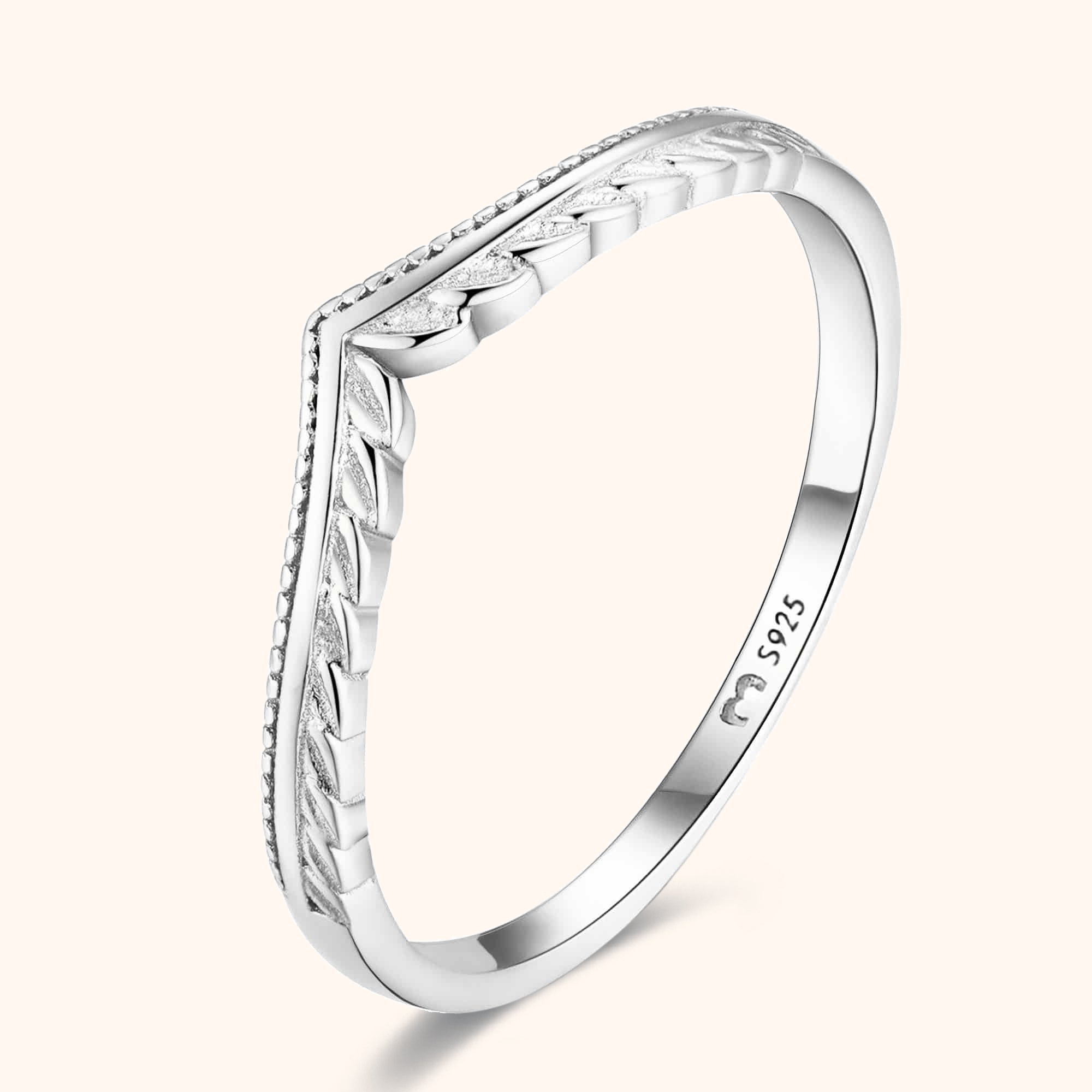 Vera - Leaf Motif Ring for Women