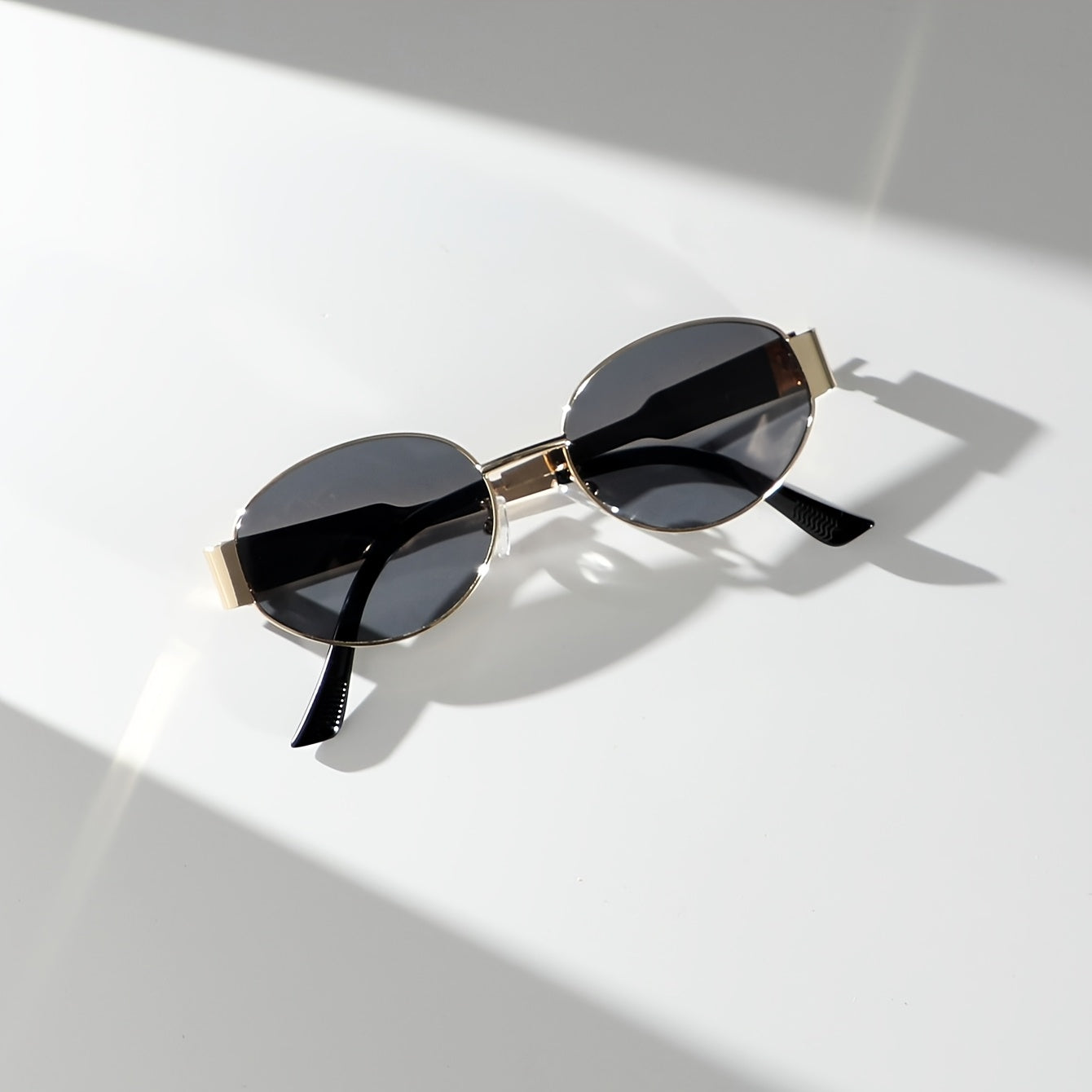 Retro Round Sunglasses - Chic UV Protection for Everyday Style 0