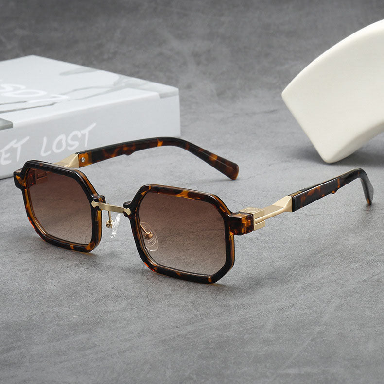 Retro Thick-Frame Sunglasses - Stylish UV Protection Shades for Everyday Wear 0
