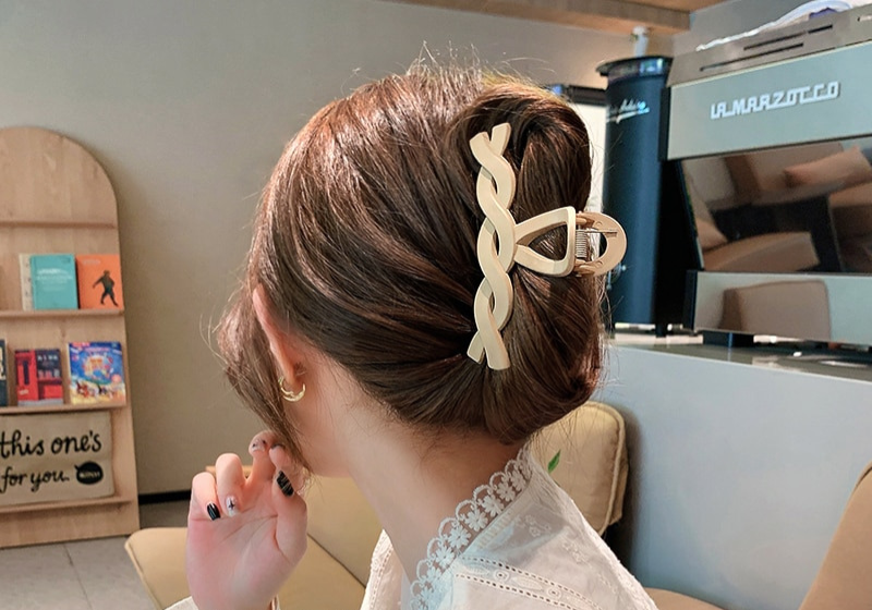 ClipGlam - Elegant Nude Hair Clip Set