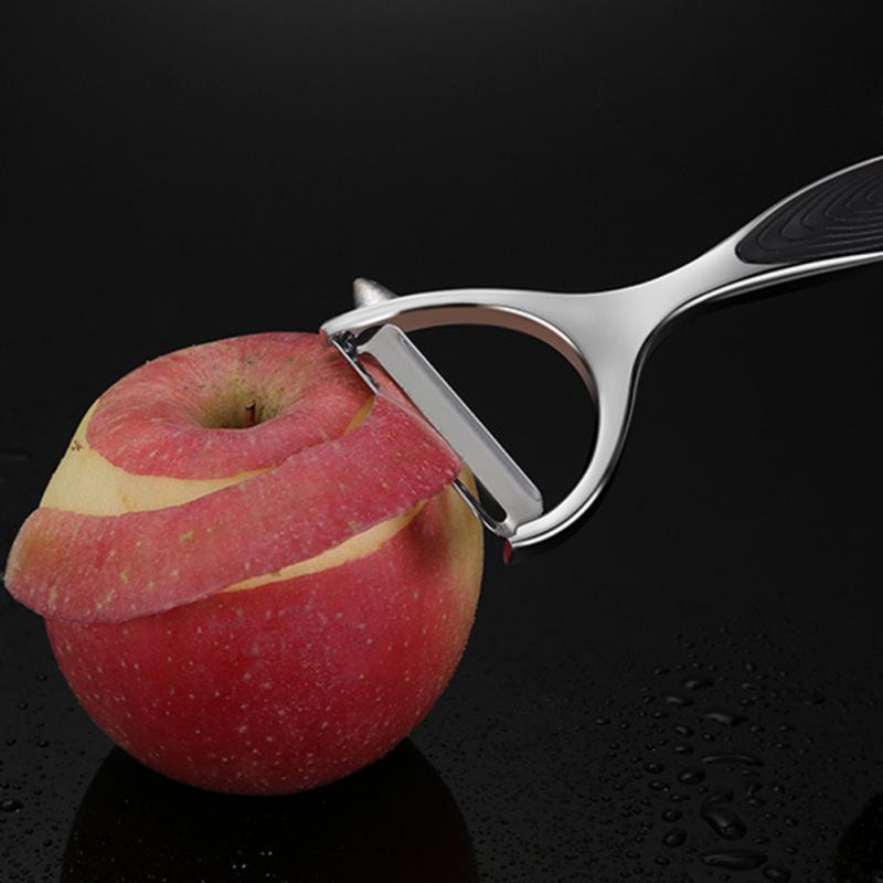 SwiftPeel - Stainless Steel Vegetable Peeler for Speed and Precision