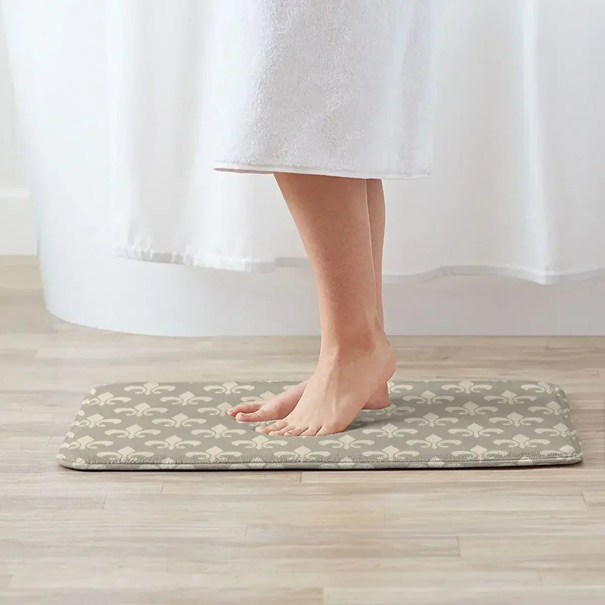 FloraWeave - Stylish Floral Rug for Living Room