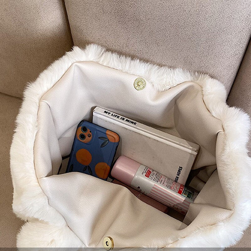 Pipa - Plush Winter Shoulder Bag