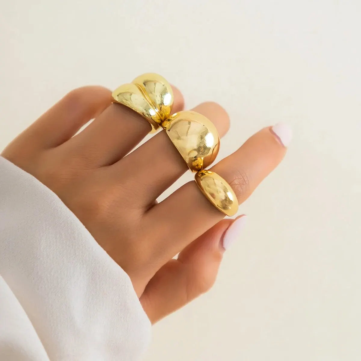 TrioGlam Ring Set – 3 Stackable Rings