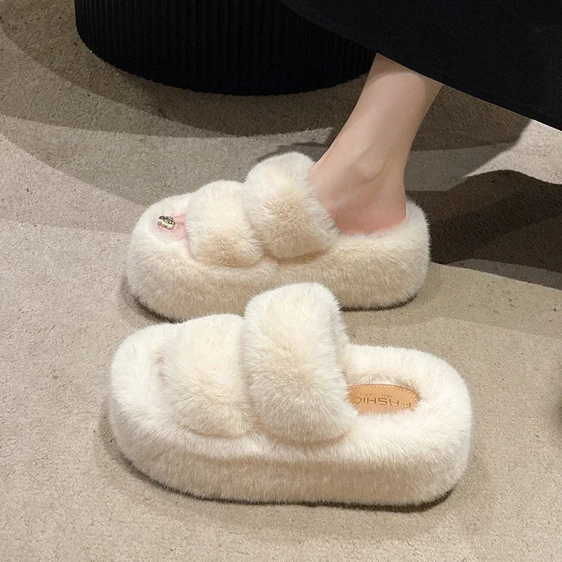 FluffSteps Plush Slippers - Ultimate Cosy Comfort