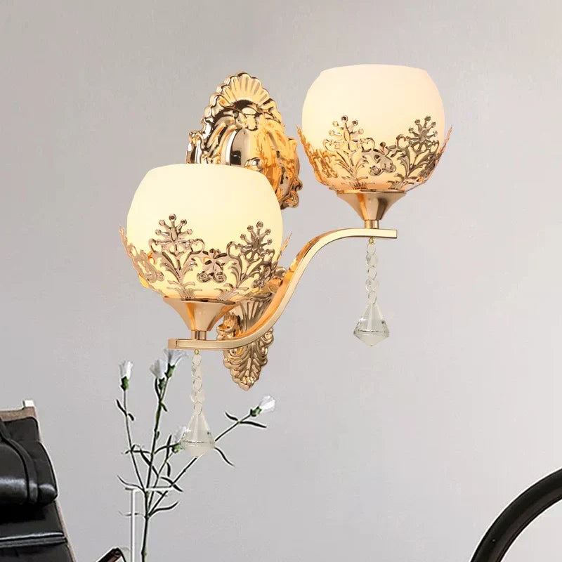 LuxeGlow - Gold LED Wall Lamp for Ambient Lighting