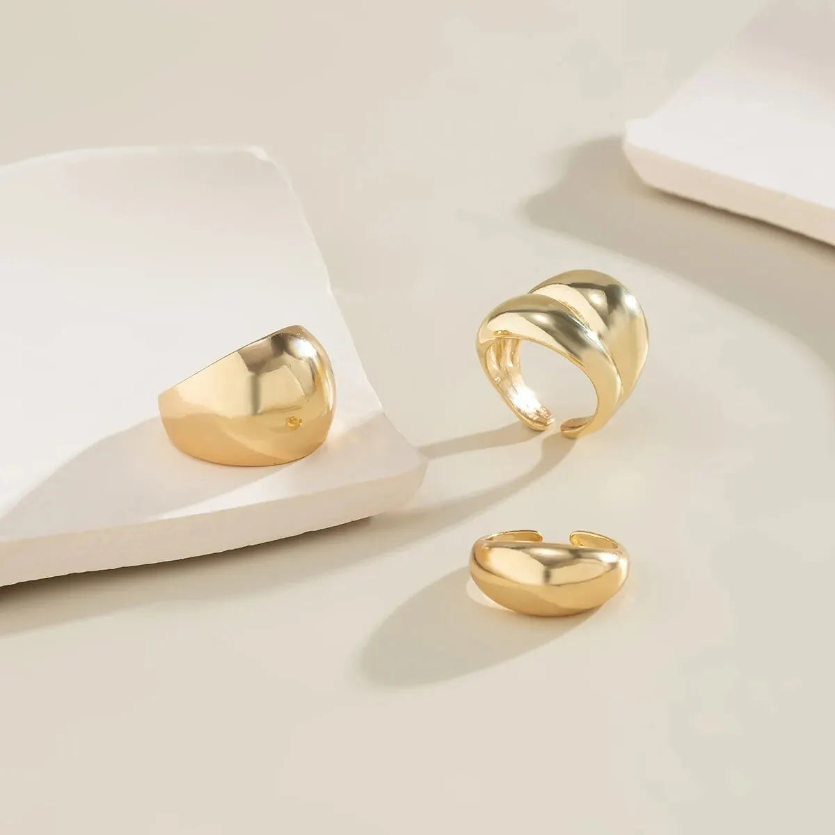 TrioGlam Ring Set – 3 Stackable Rings
