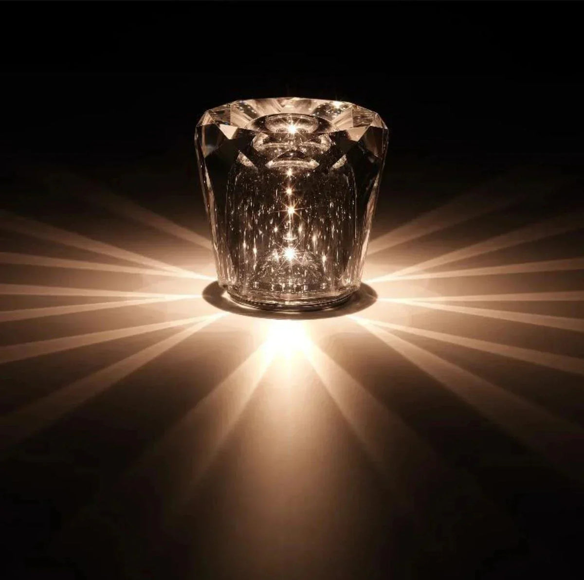 Talcris - Crystal Table Lamp for a Refined Ambiance