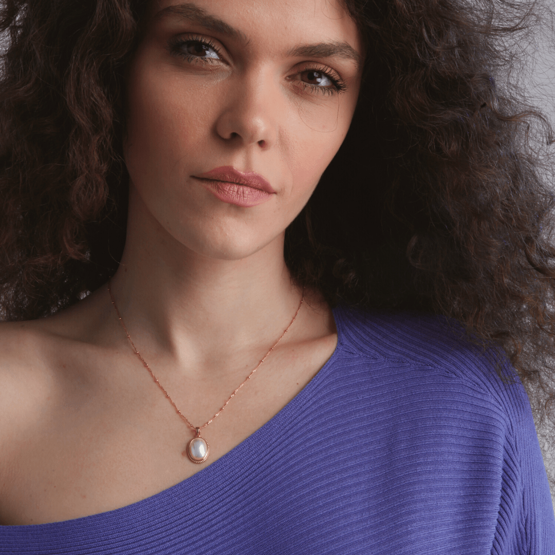 LuminaPearl - Gold Vintage Necklace